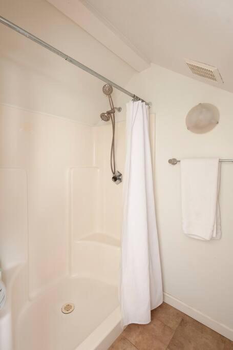 30 Pct Off!! Limited Time! Malibu Serene Cottage With King Bed, Near Beach & Hiking Trails & Central Malibu Exterior photo